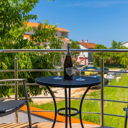 Semesterbostad Lara 1